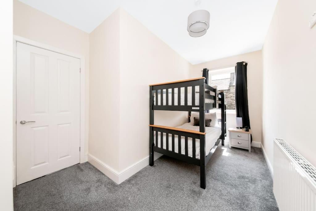 Spacious In The Heart Of West Yorkshire Brighouse
