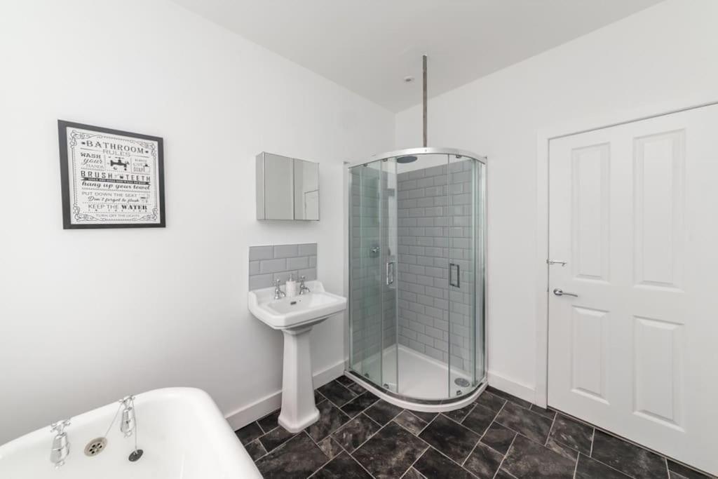 Spacious In The Heart Of West Yorkshire Brighouse